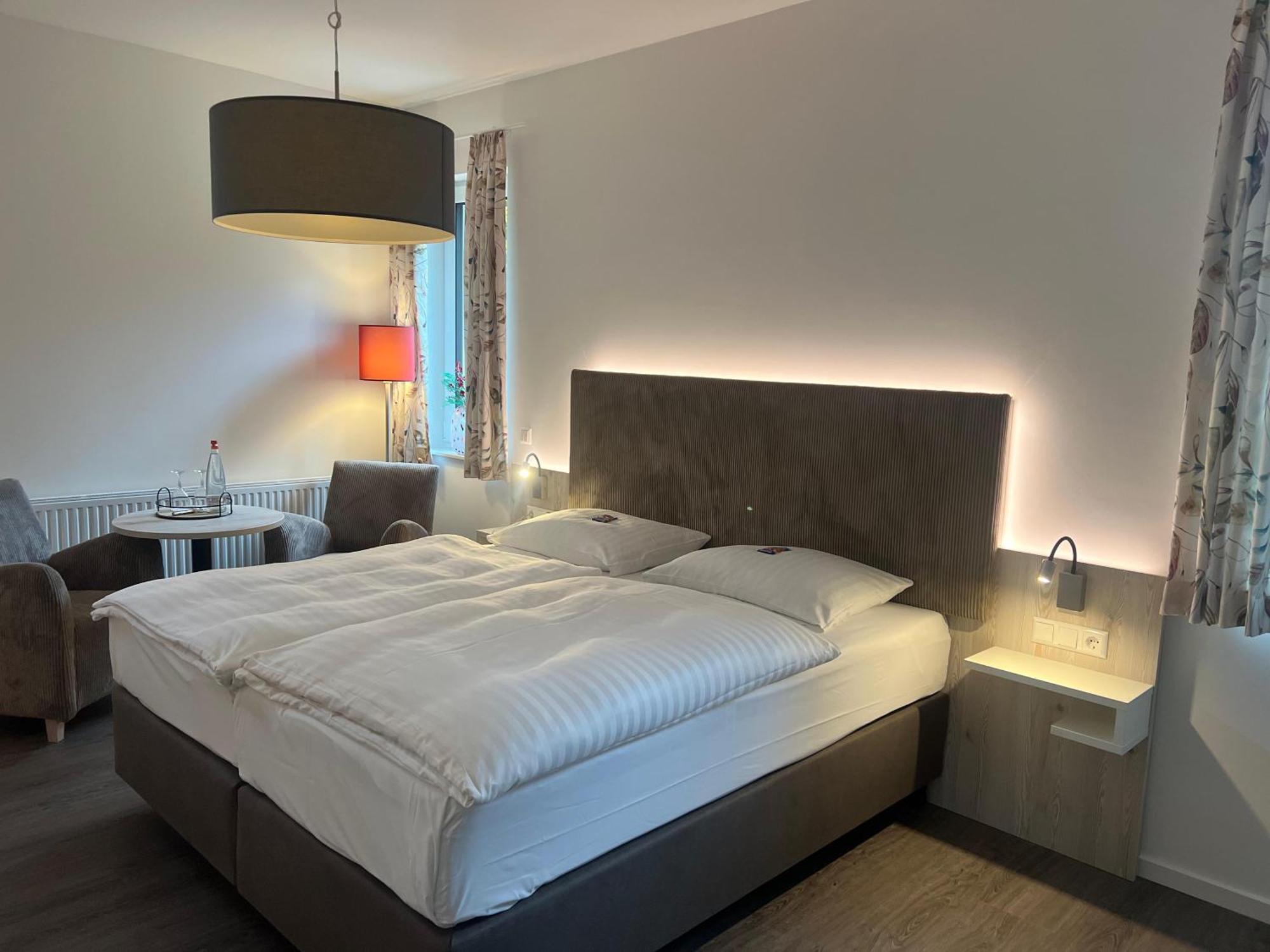 Hotel Zur Post Neubruchhausen Buitenkant foto