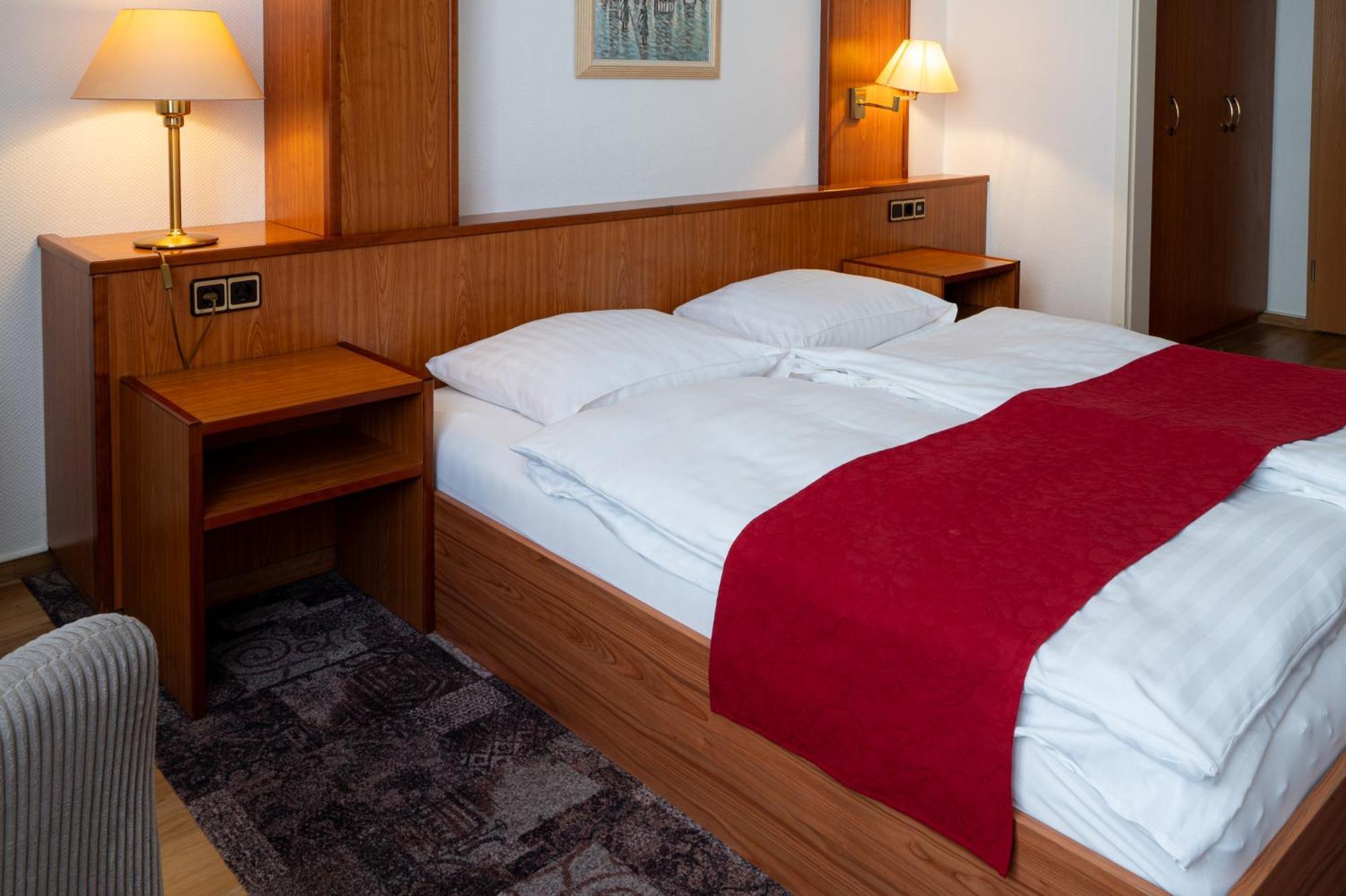 Hotel Zur Post Neubruchhausen Buitenkant foto